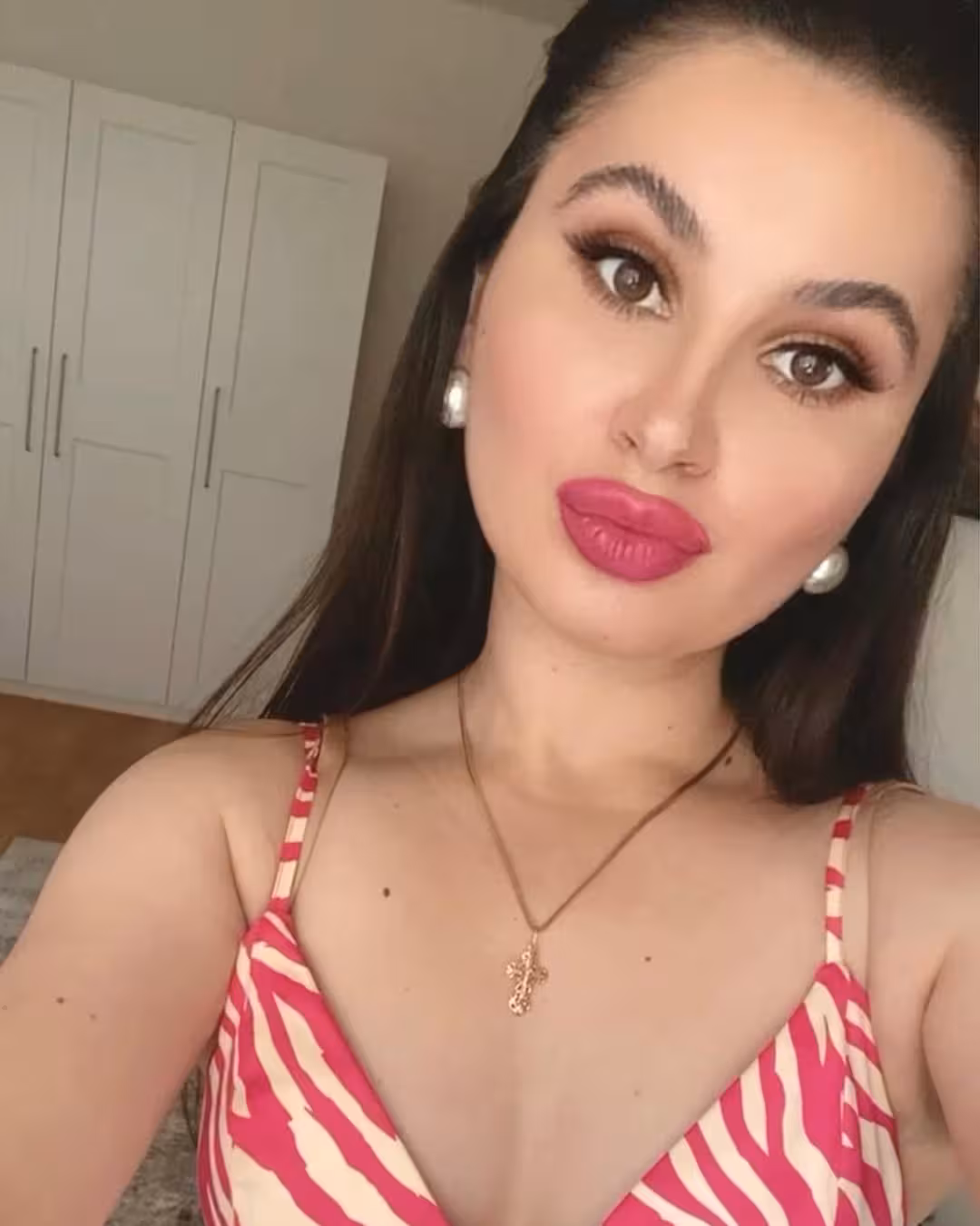 Olena russian dating app pics