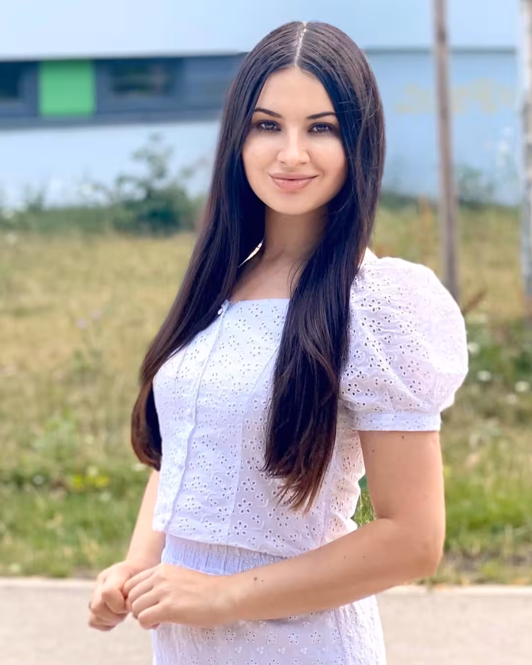 Olena russian dating app pics