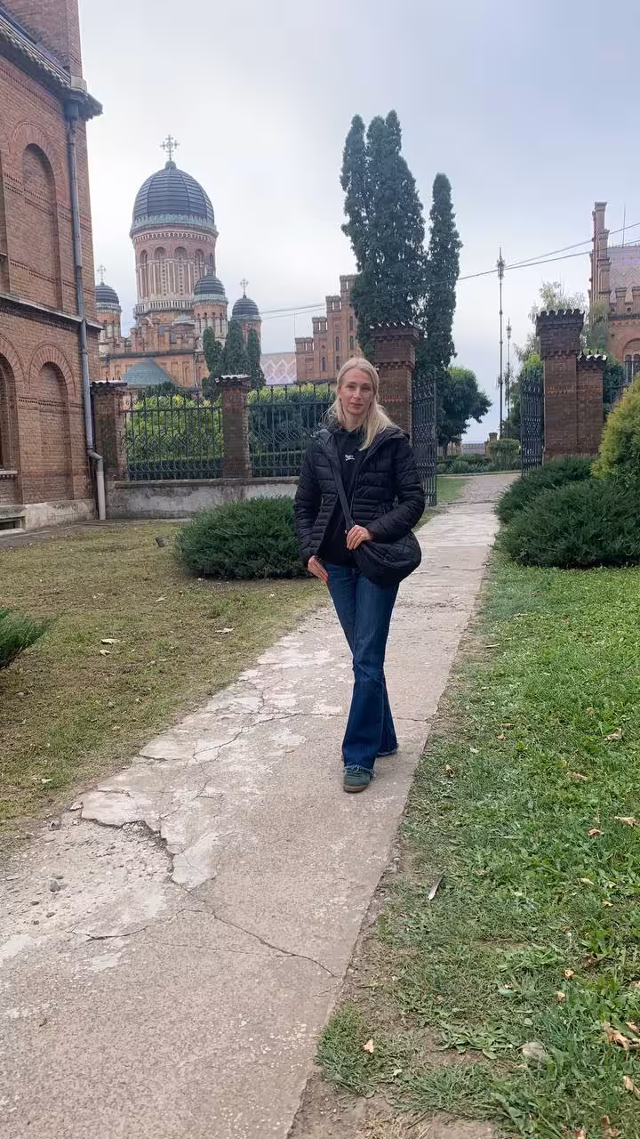 Oksana russian dating site pictures