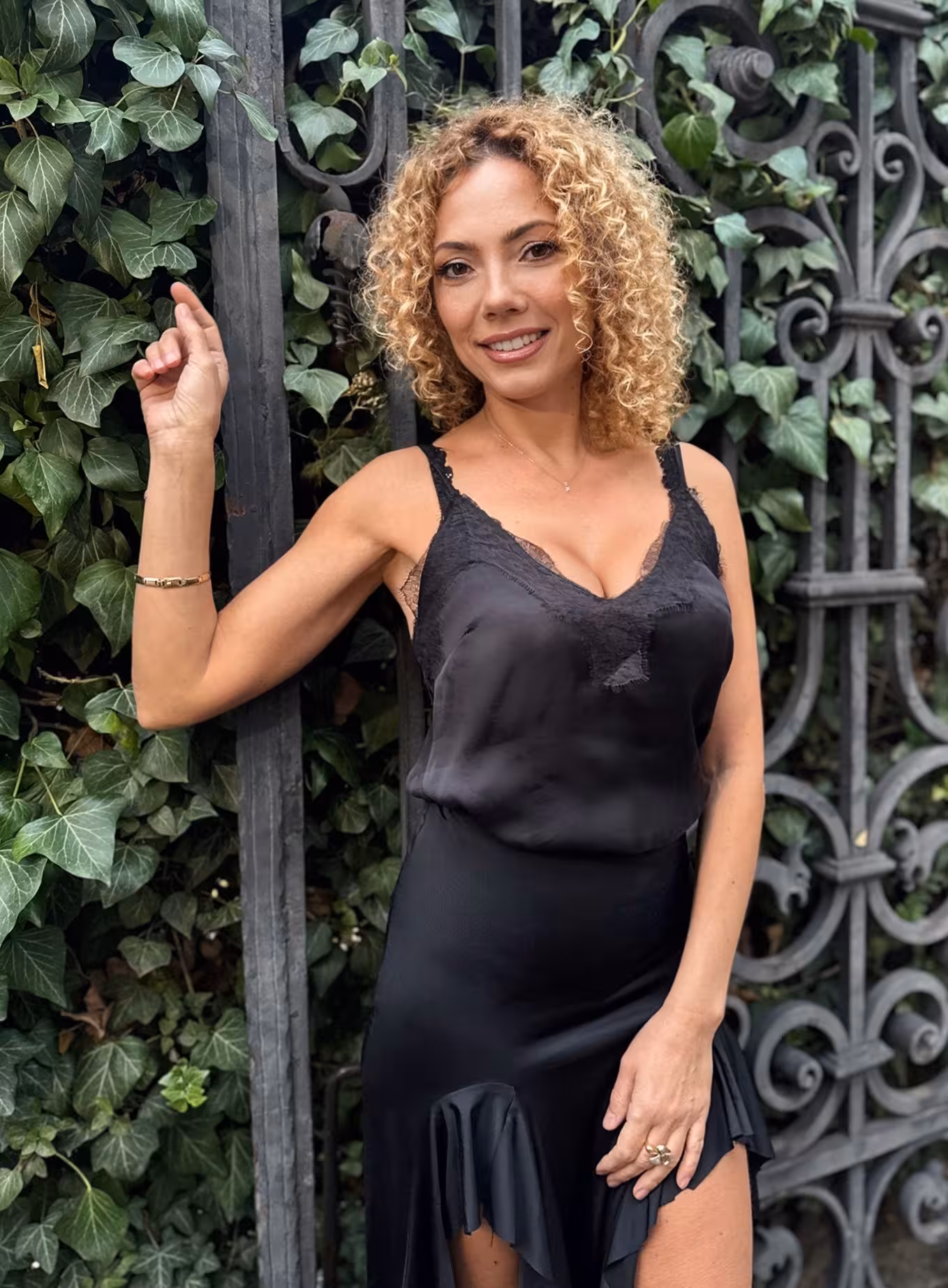 Alena russian online dating app