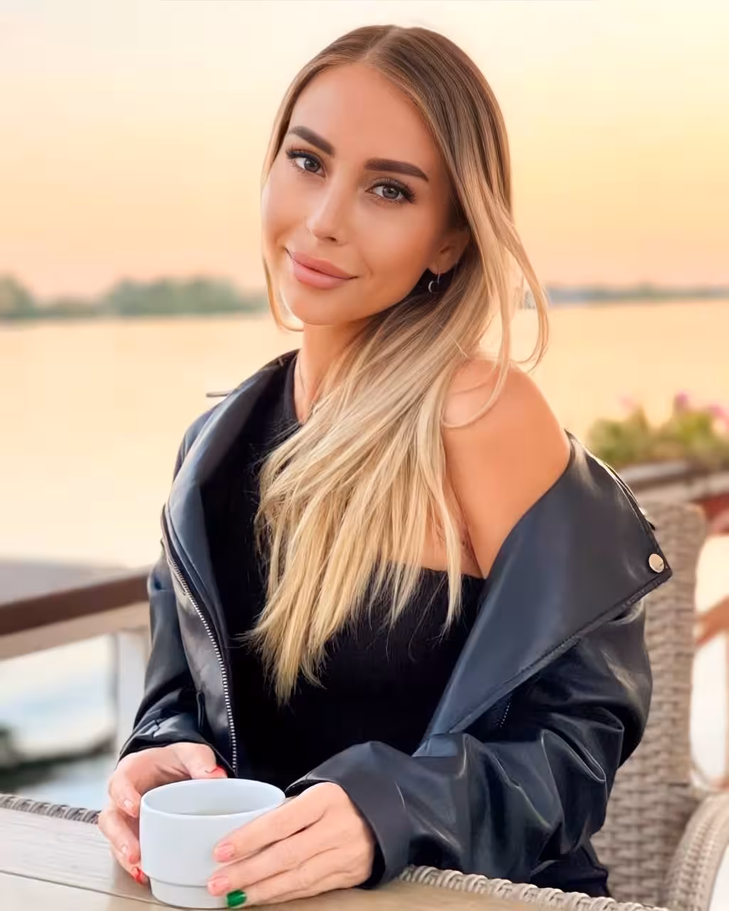 Olena 37 Odesa Ukraine Seeking a man who adores his bride