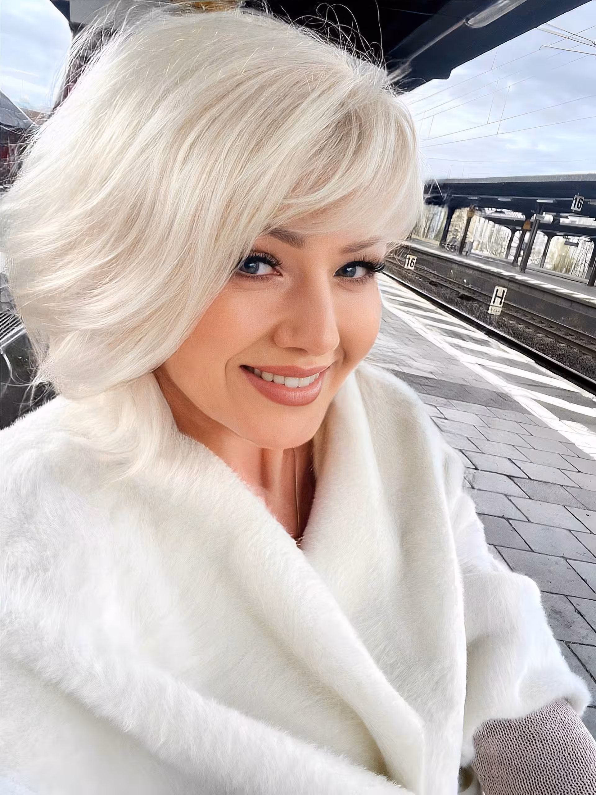 Natalia 48 Warnemünde  Germany Seeking a man who listens to his bride