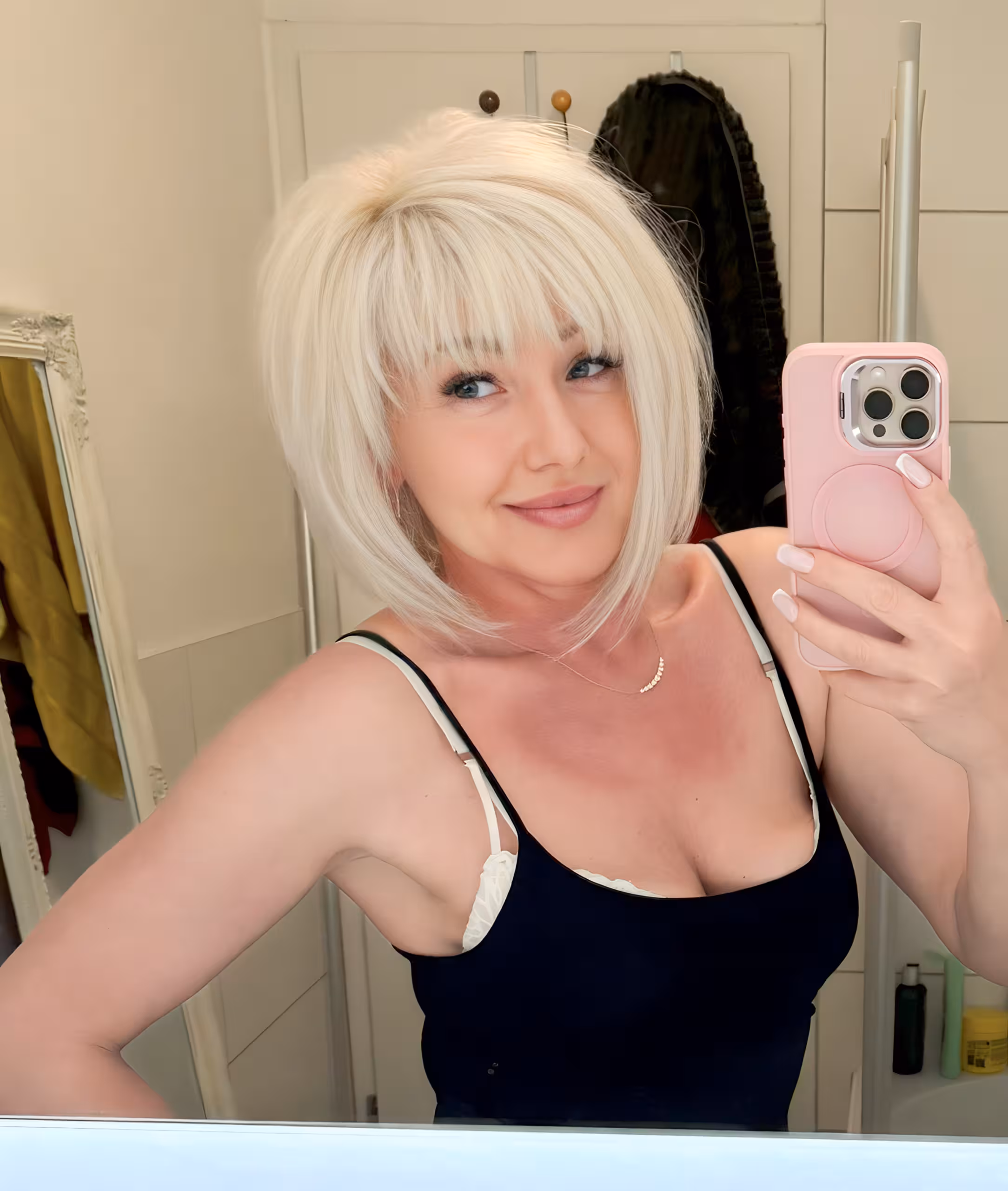 Natalia 48 Warnemünde  Germany Seeking a man who listens to his bride