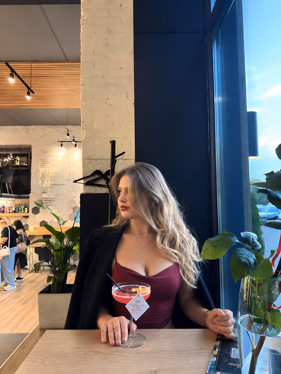 Anita 22 Okhtyrka Ukraine I am prepared to be a devoted bride