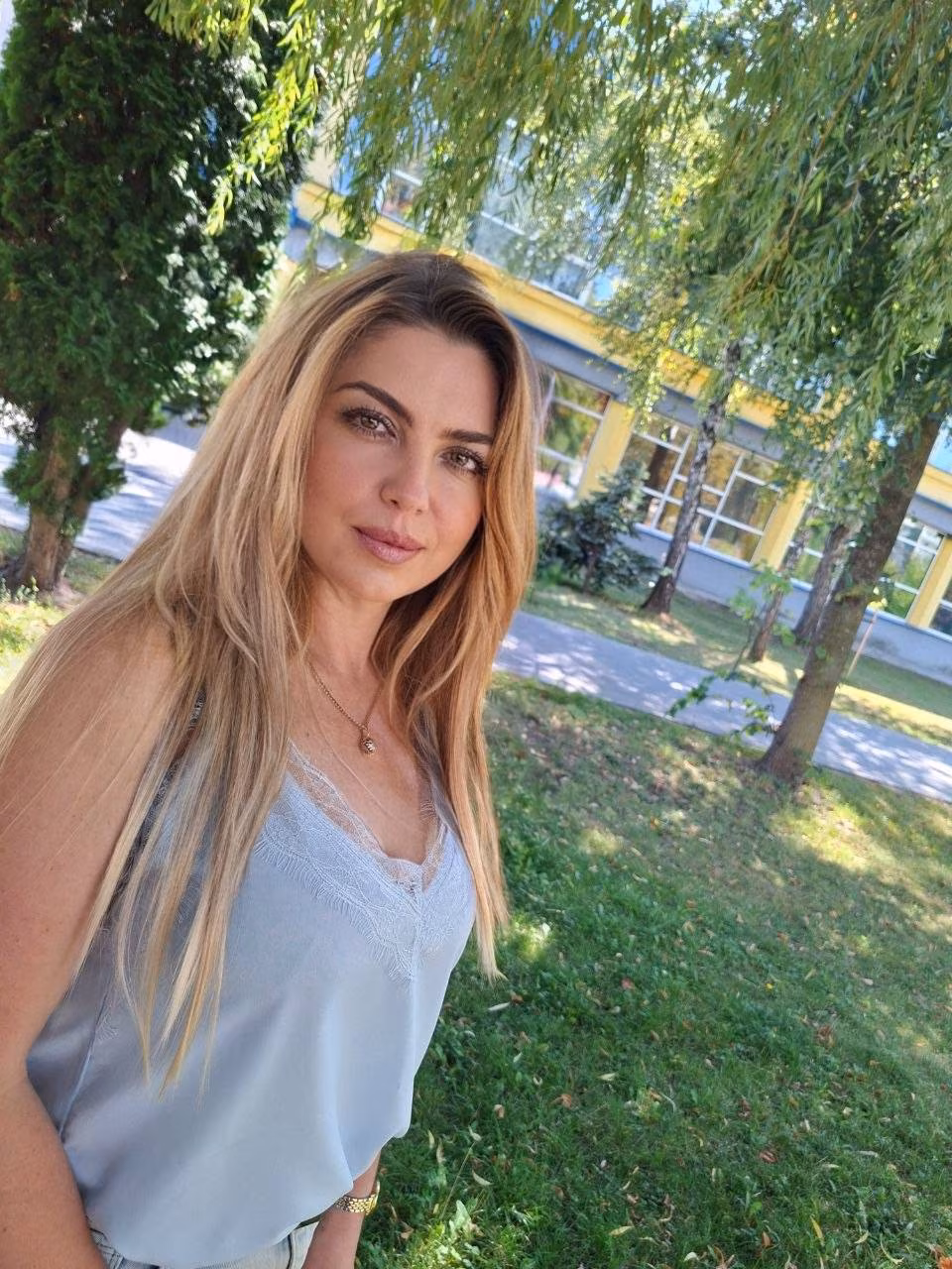 Oksana 44 Kiev Ukraine I am waiting to become your bride