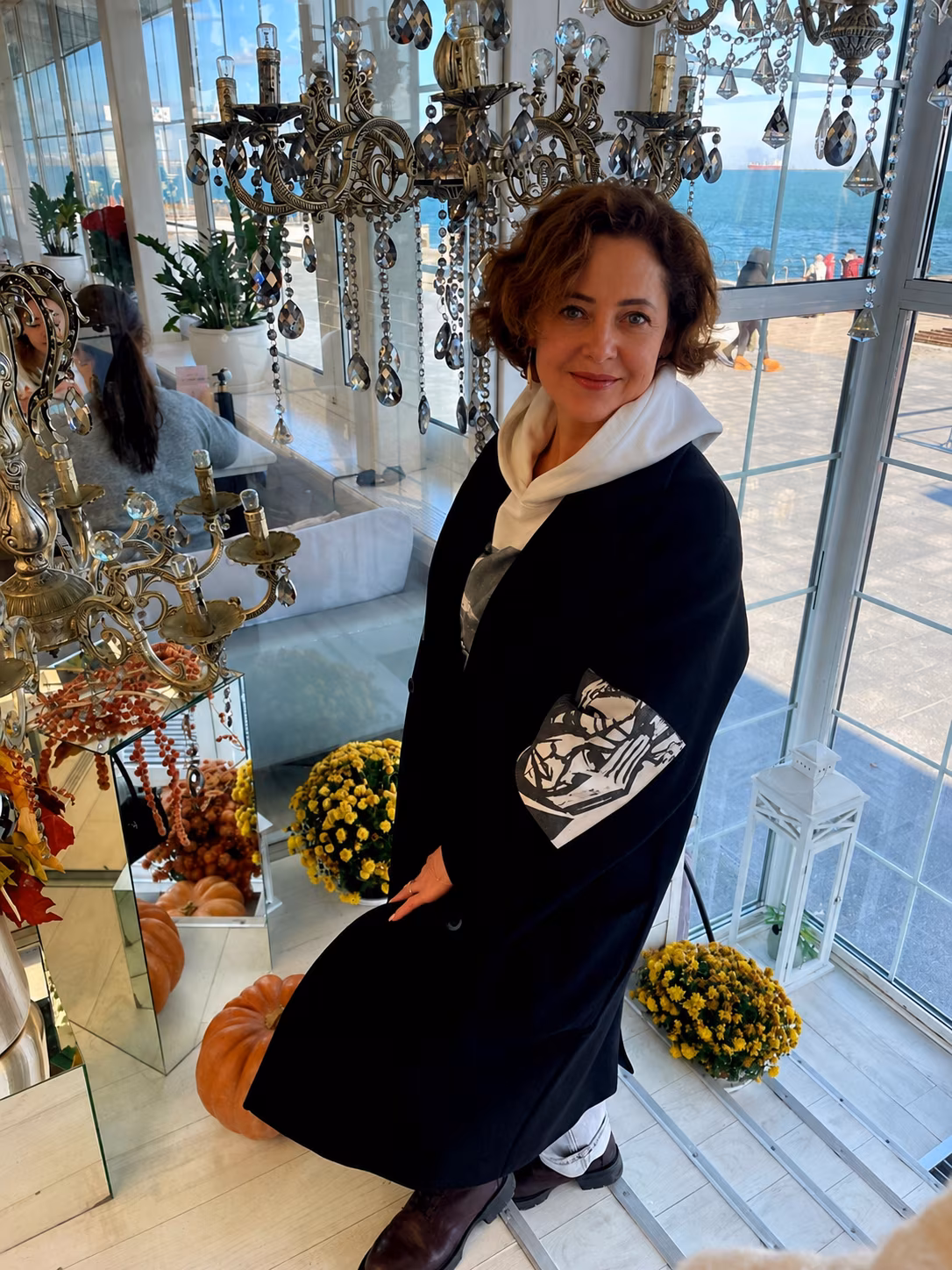 Liudmyla 53 Kyiv   Ukraine I want to wear a white dress as your bride