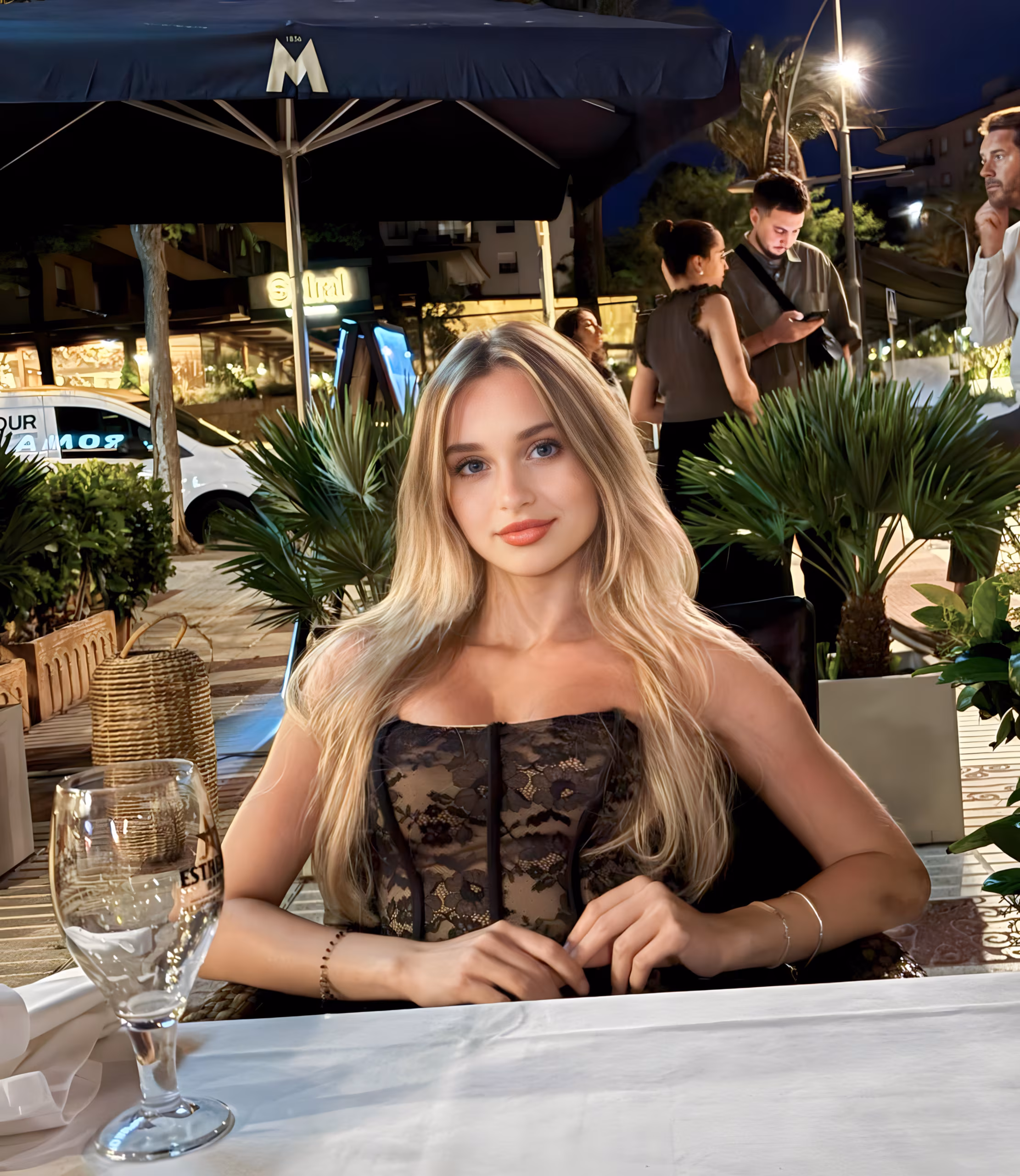 Yelyzaveta 18 Girona  Spain Looking for a man who appreciates his bride