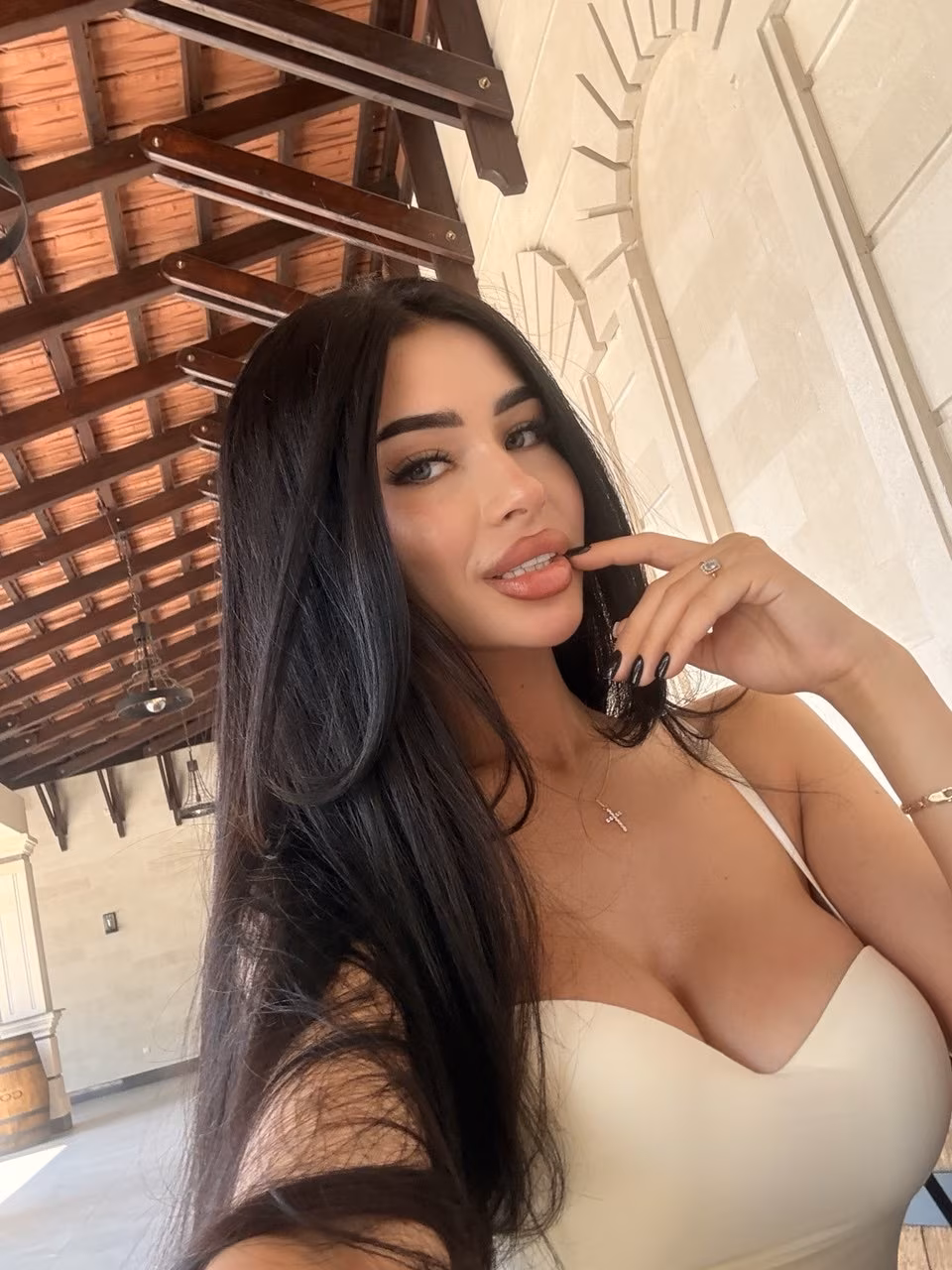 Daniela 24 Bucharest Romania Ready to be a compassionate and caring bride