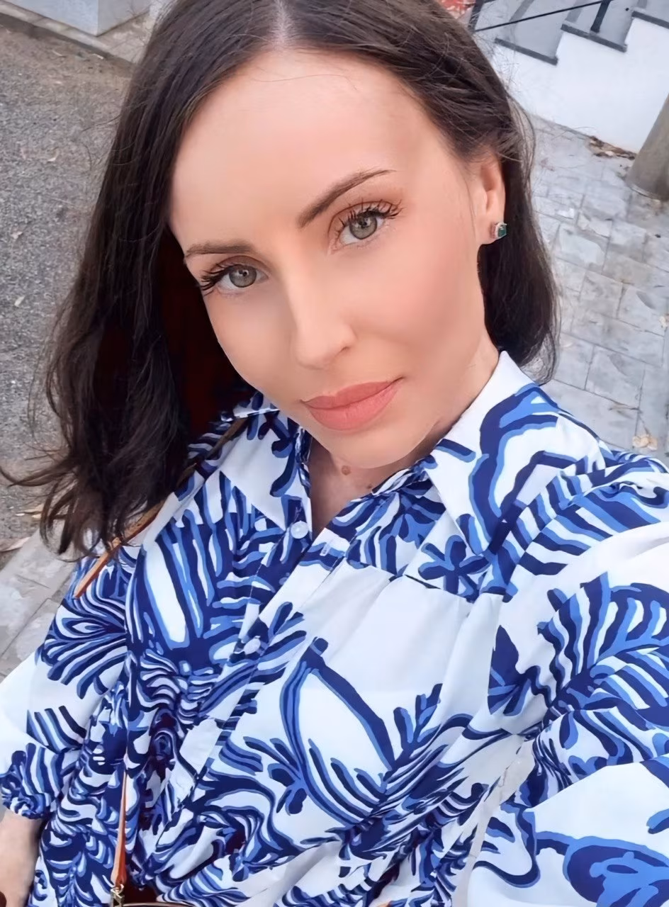 Ksusha 40 Kharkiv Ukraine Seeking a man who communicates with his bride