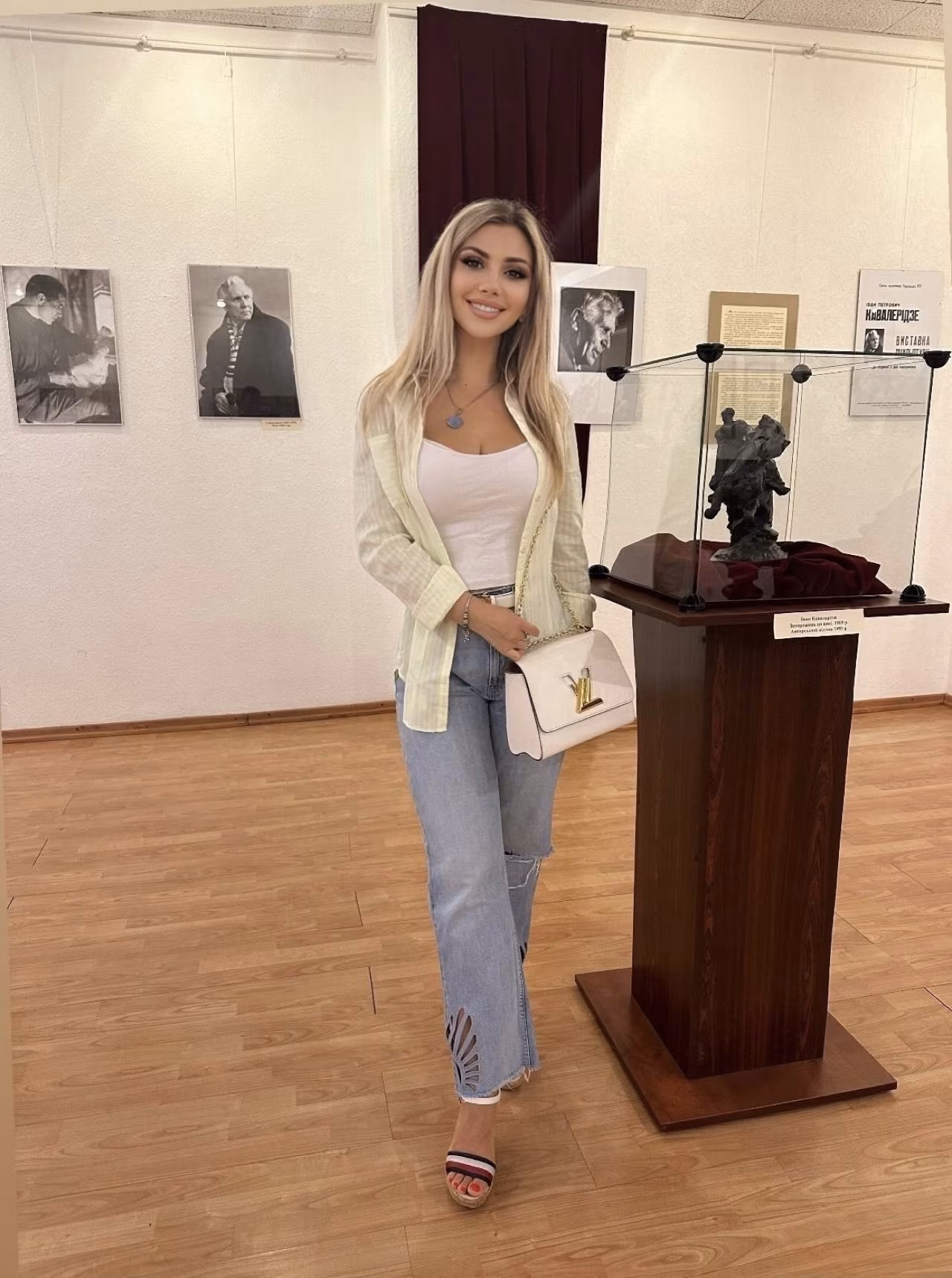 Maryna 36 Beijing/Kyiv China I am prepared to be your loyal bride