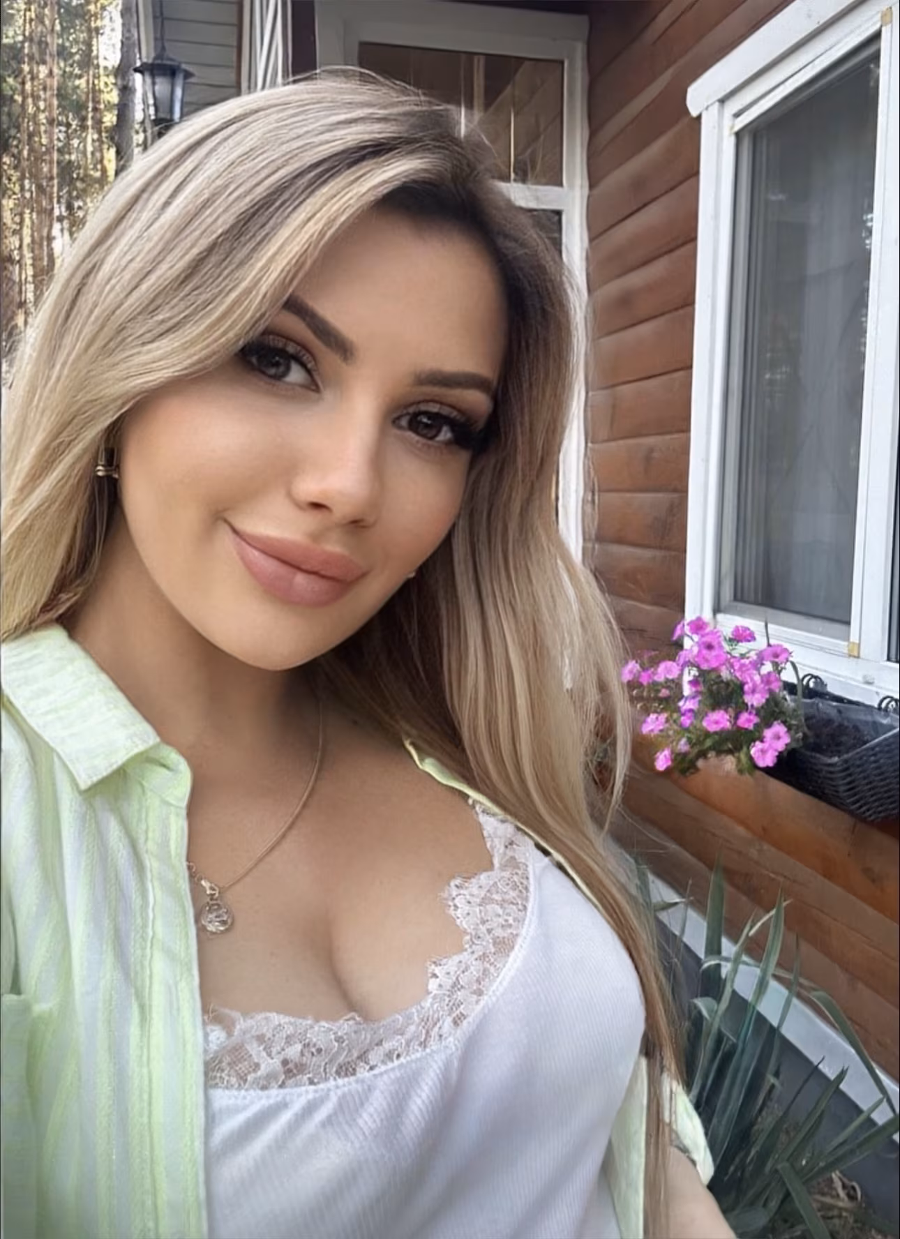 Maryna 36 Beijing/Kyiv China I am prepared to be your loyal bride