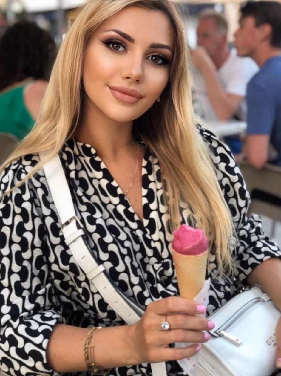 Maryna 36 Beijing/Kyiv China I am prepared to be your loyal bride