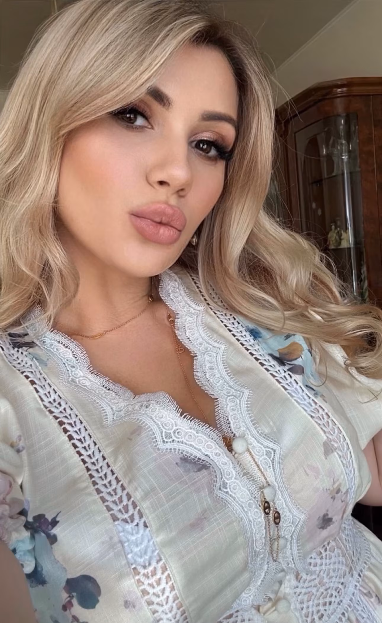 Maryna 36 Beijing/Kyiv China I am prepared to be your loyal bride