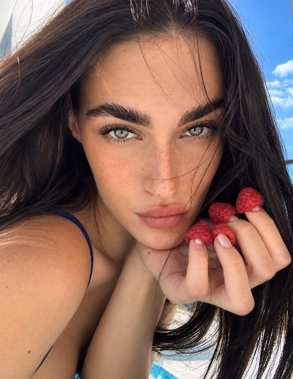 Diana 21 Kyiv, Paris Ukraine I am prepared to be your loyal bride
