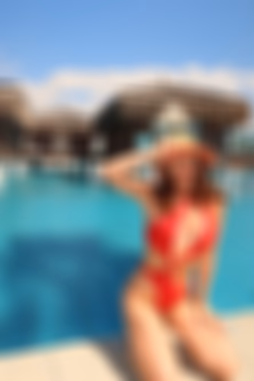 Anna 32 Beausoleil France Looking for a man who inspires his bride