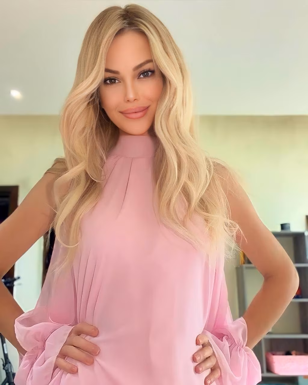 Snizhana 36 Dubai United Arab Emirates Looking for my prince to make me a bride