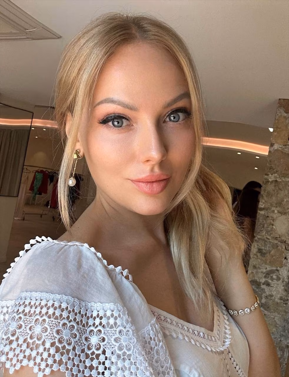 Yulia 40 Cannes France Ready to face the world as your bride