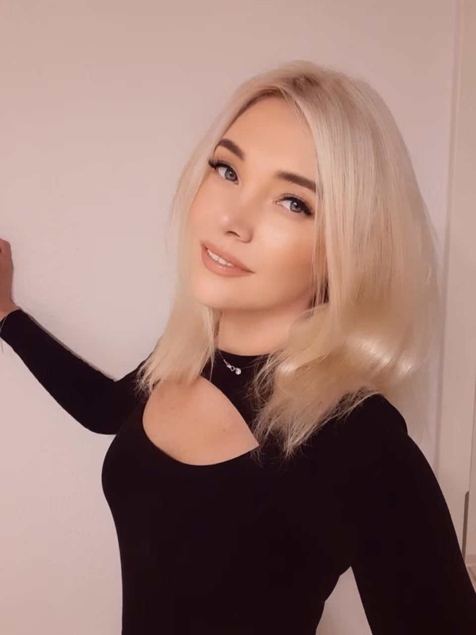 Yuliia 47 Berlin Germany Seeking a man who communicates with his bride