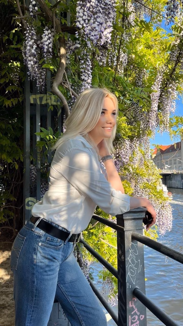Yuliia 47 Berlin Germany Seeking a man who communicates with his bride