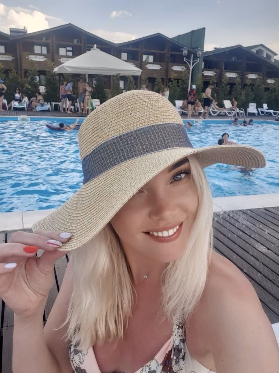 Yuliia 47 Berlin Germany Seeking a man who communicates with his bride