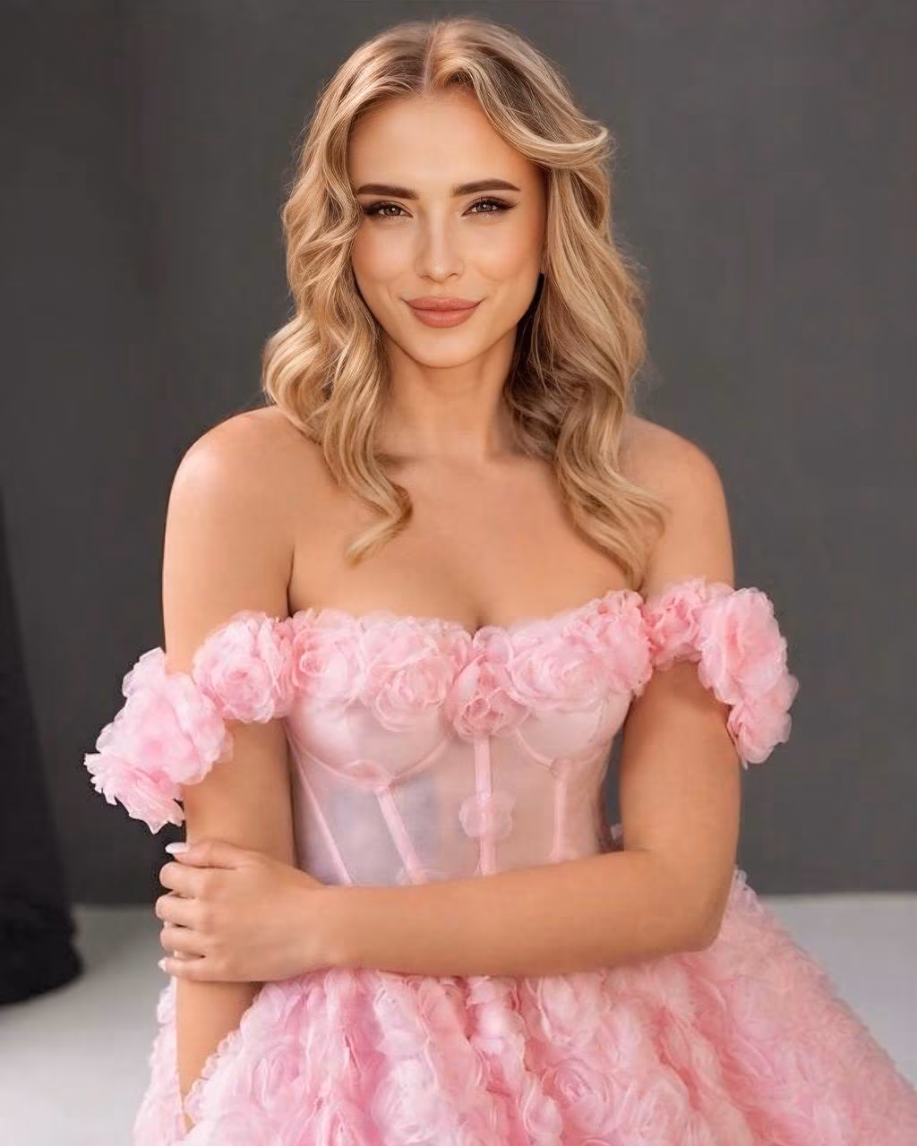 Olesia 21 Kyiv  Ukraine I am ready to be a cheerful and positive bride