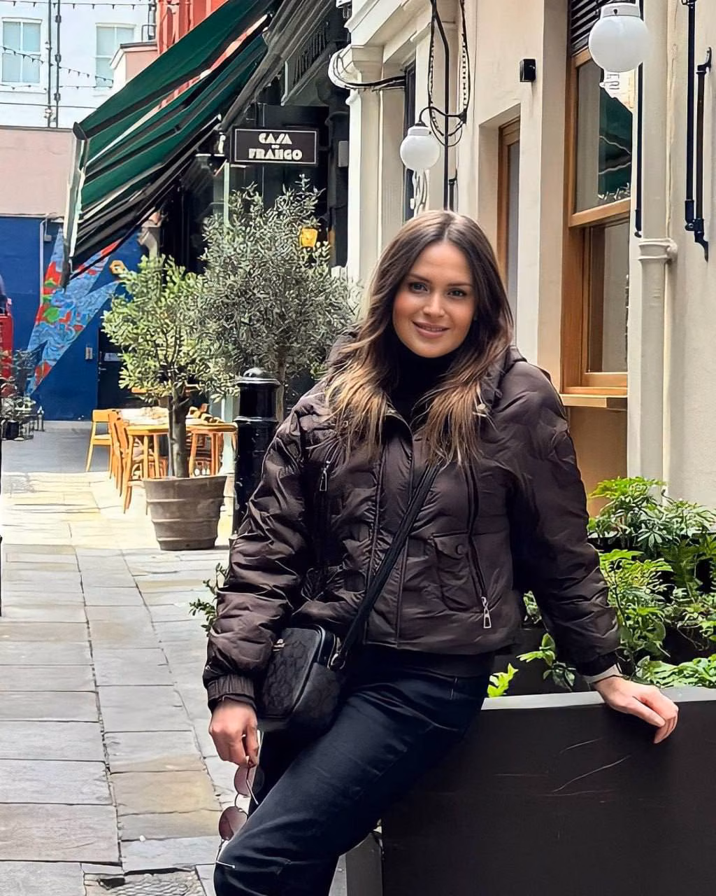 Anna 38 London United Kingdom Looking for a gentleman who wants a bride