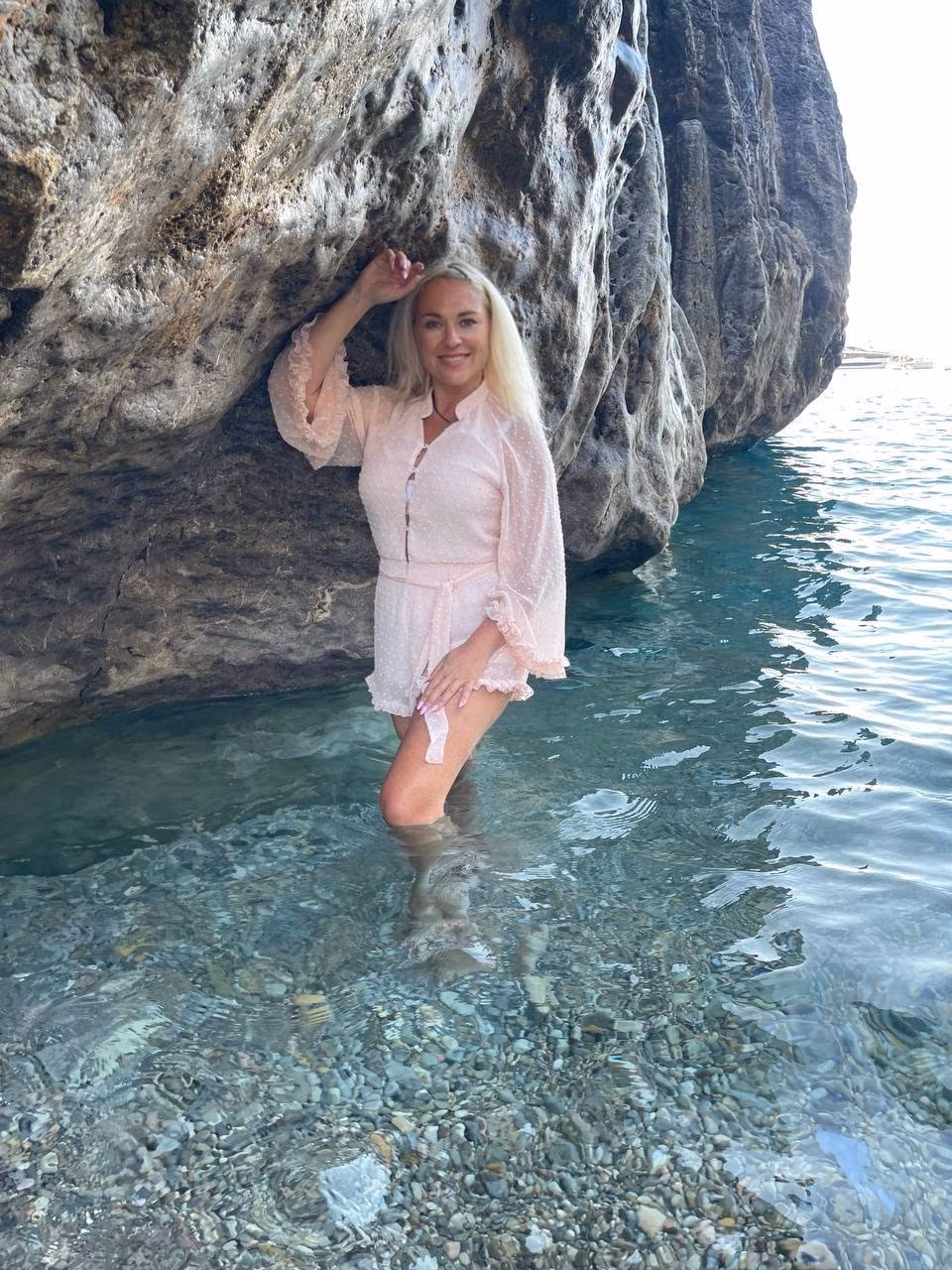 Victoria 51 Berlin Germany Looking for a man who is patient with his bride