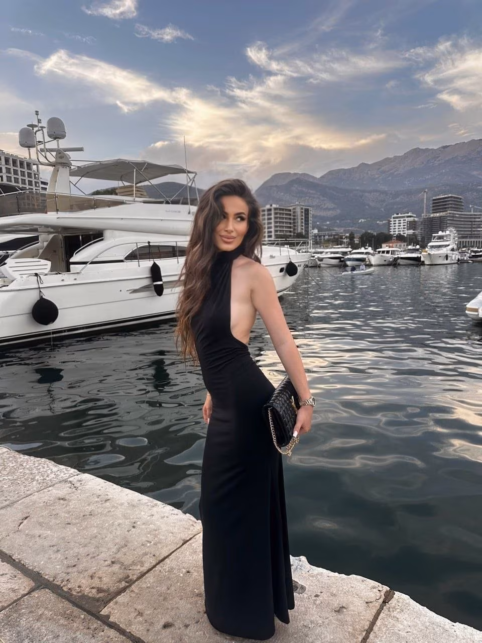 Diana 21 Kyiv Ukraine Looking for a man who never gives up on his bride
