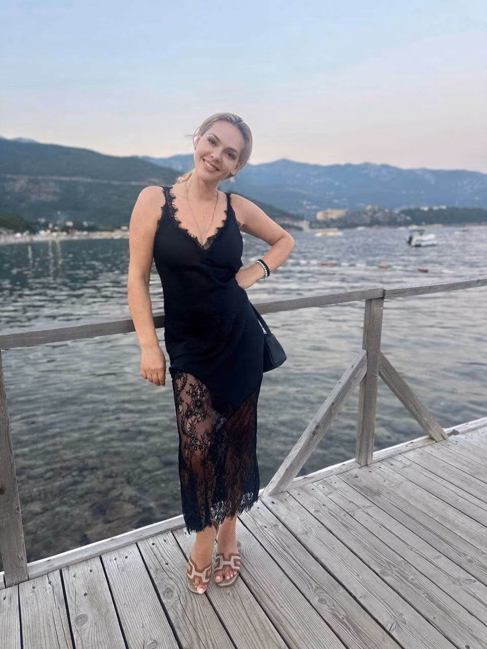 Tatiana 43 Berlin Germany Looking for a man who supports his bride