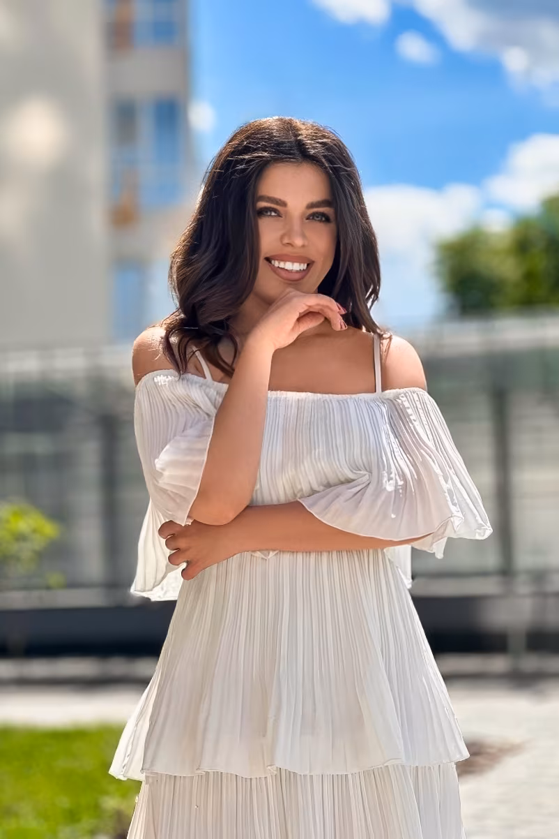 Yana 30 Kyiv Ukraine Looking for my prince to make me a bride