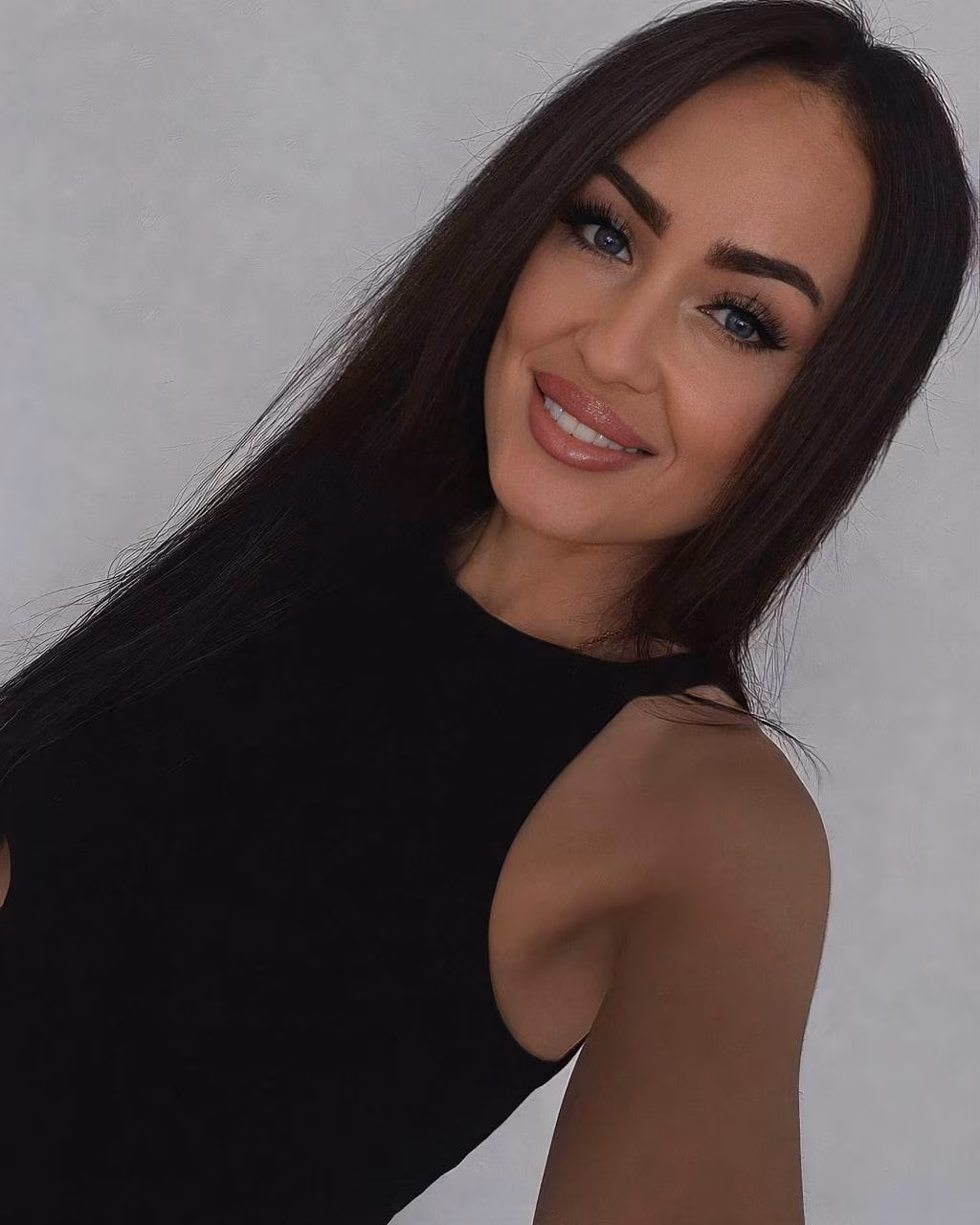 Irina 35 Kyiv  Ukraine Seeking a man who surprises his bride with love