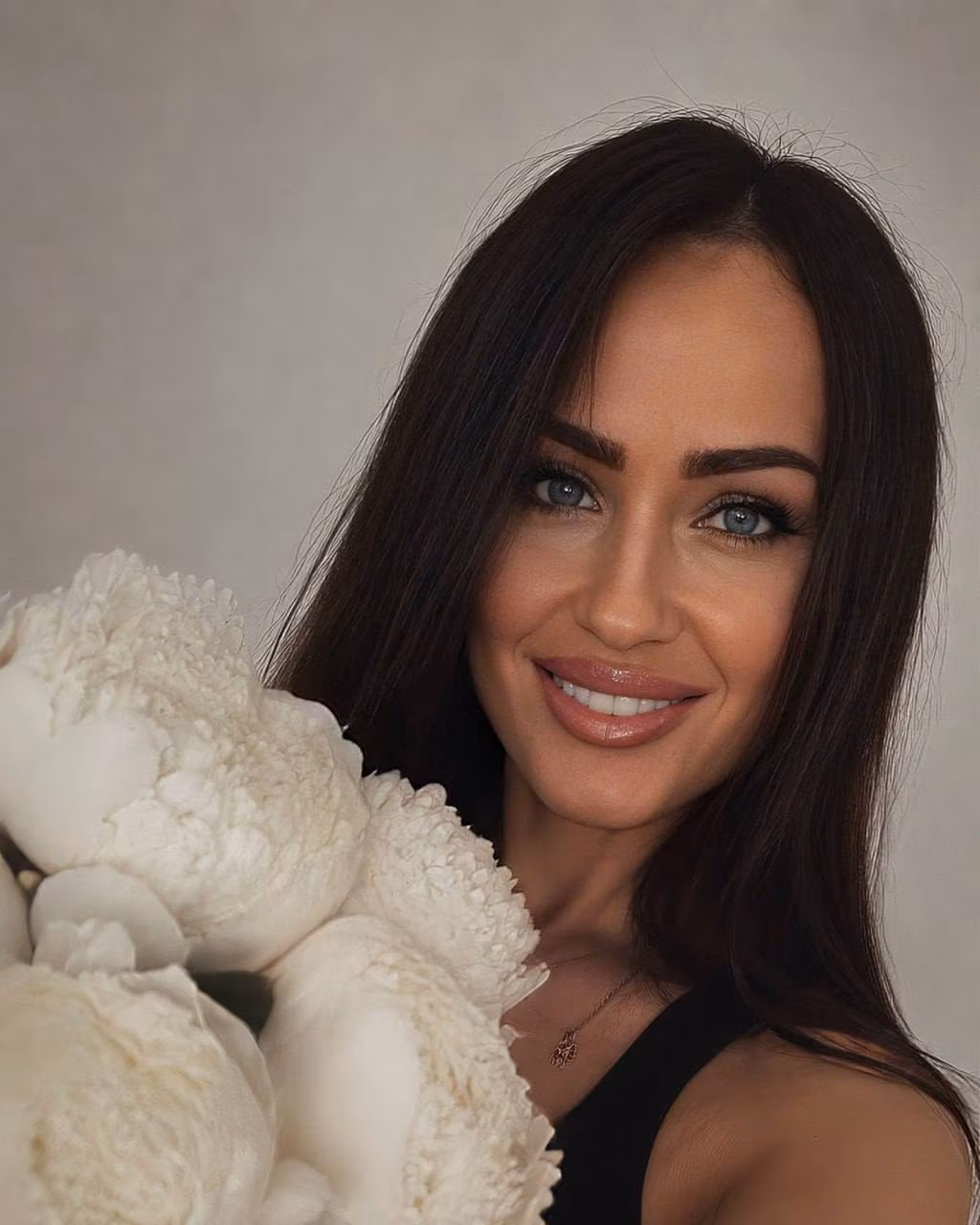 Irina 35 Kyiv  Ukraine Seeking a man who surprises his bride with love