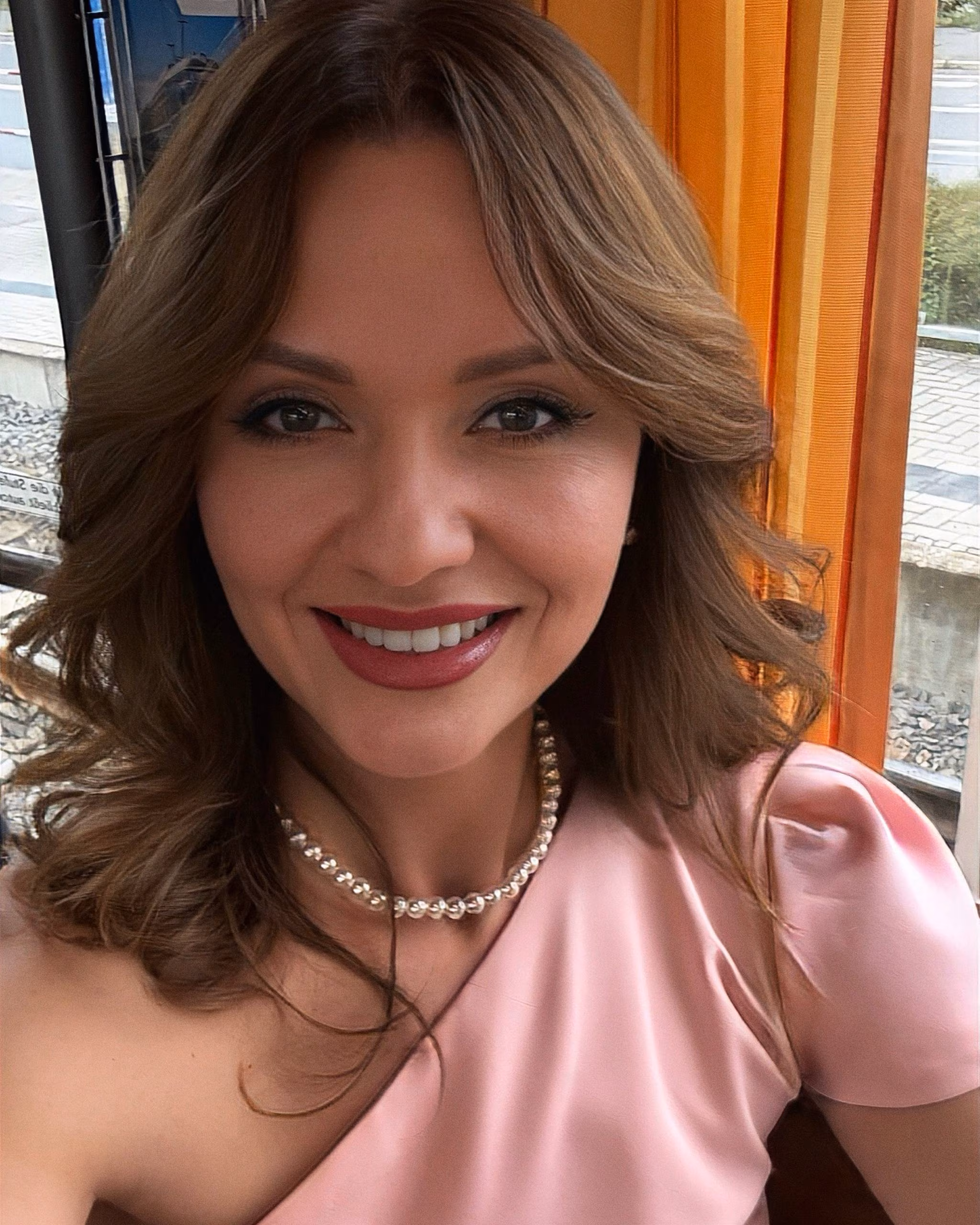 Anna 39 Düsseldorf Germany Want to celebrate love as your bride