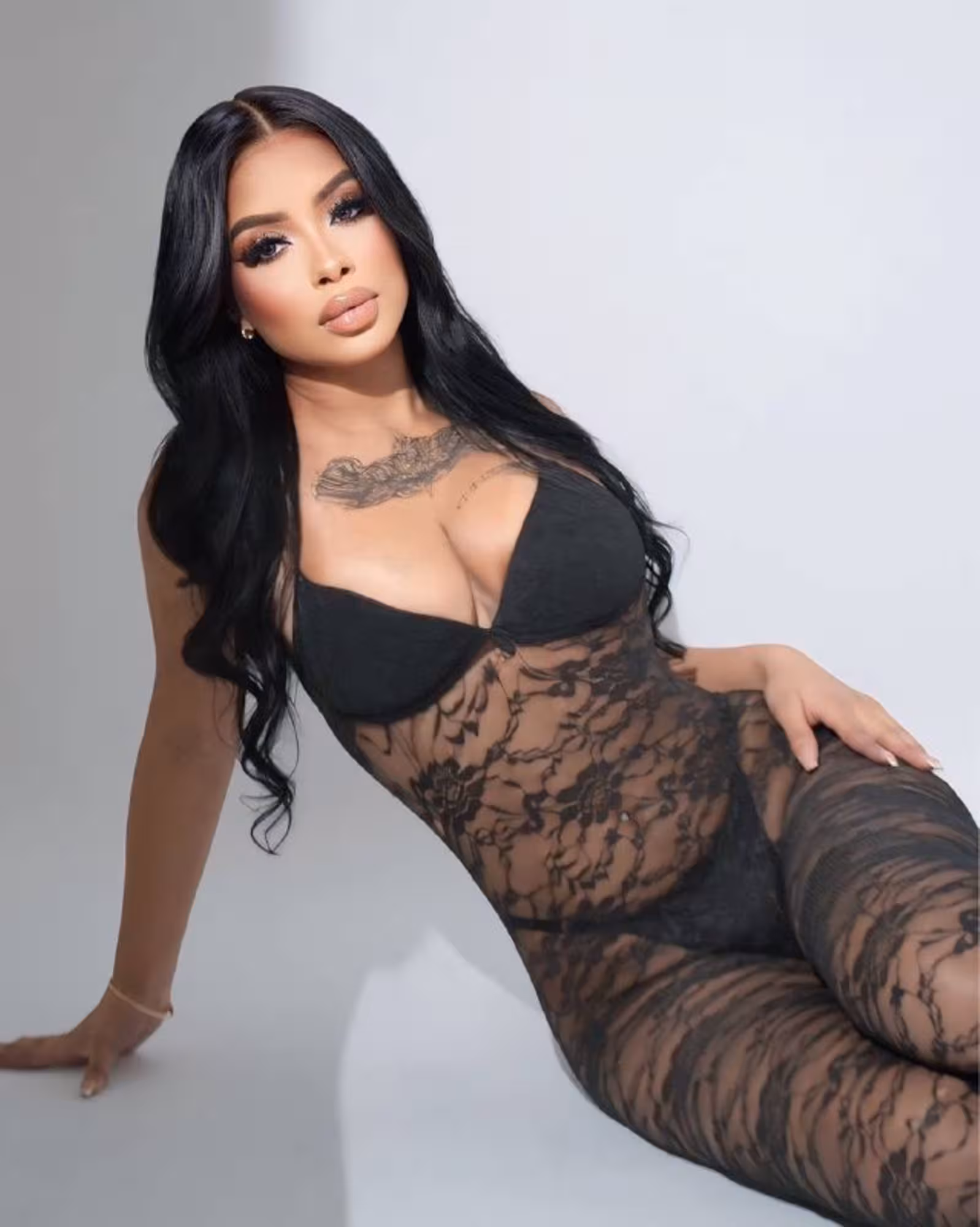 Jeniffer russian dating app pics